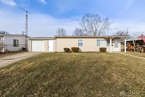 227 Fenwick Dr, New Carlisle, OH 45344