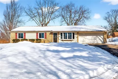 2759 Shelburne Ln, Beavercreek, OH 45430
