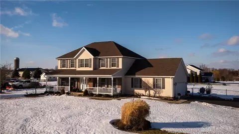 4661 Rosswood Ln, Springfield, OH 45502