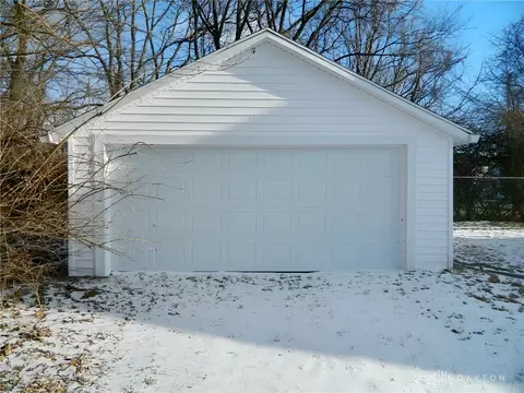 802 Warder St, Springfield, OH 45503 photo 3