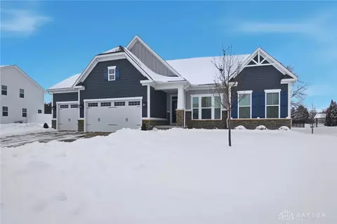 1137 Red Maple Dr, Troy, OH 45373