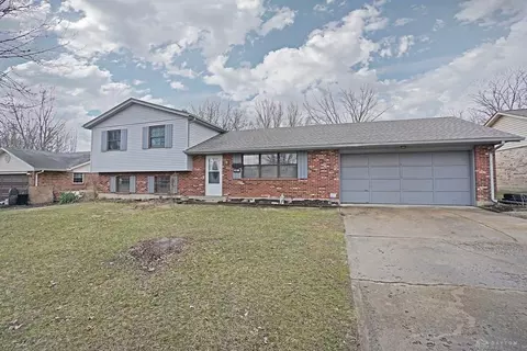 645 Preston Dr, Waynesville, OH 45068