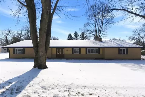 810 E Whipp Rd, Dayton, OH 45459