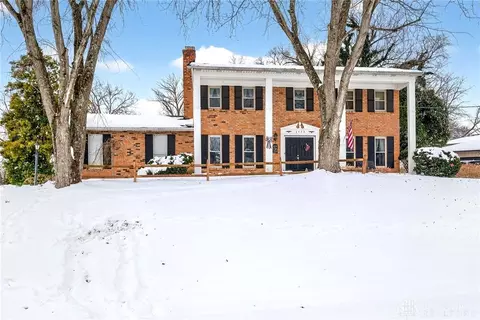 6993 Forest View Ct, West Chester, OH 45069