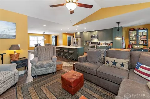 Living - 84 W Mill St, Springboro, OH 45066 photo 3 of 5