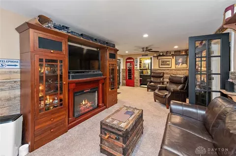 Living - 84 W Mill St, Springboro, OH 45066 photo 4 of 5