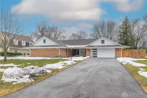 Exterior - 211 Whittington Dr, Centerville, OH 45459 photo 2 of 7
