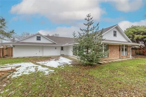 Exterior - 211 Whittington Dr, Centerville, OH 45459 photo 6 of 7