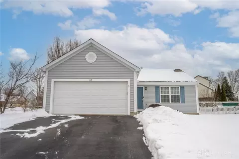 418 Lake Front Dr, Lebanon, OH 45036