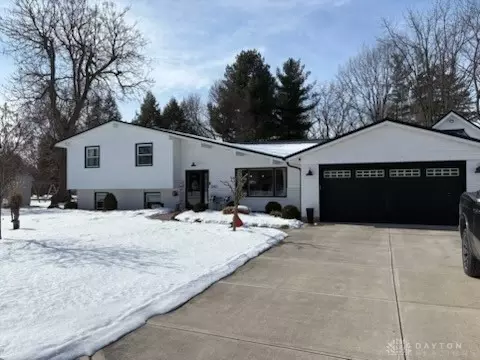 5940 Bradley Dr, Tipp City, OH 45371