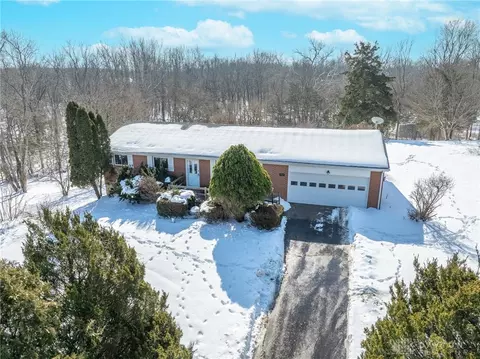 1817 E Spring Valley Paintersville Rd, Xenia, OH 45385