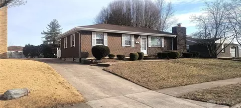 1715 Sioux Dr, Xenia, OH 45385