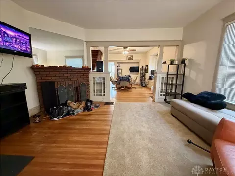Living - 469-471 E Cecil St, Springfield, OH 45503 photo 4 of 11