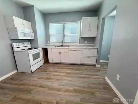 Kitchen - 469-471 E Cecil St, Springfield, OH 45503 photo 3 of 3