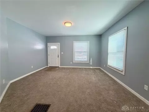 Living - 469-471 E Cecil St, Springfield, OH 45503 photo 6 of 11