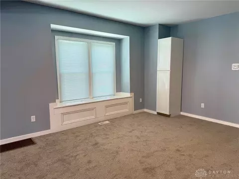 Living - 469-471 E Cecil St, Springfield, OH 45503 photo 11 of 11