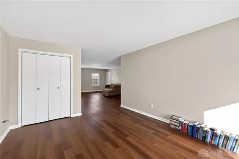 Living - 190 Lyons Dr, Dayton, OH 45459 photo 11 of 14