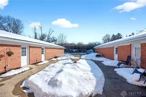 Exterior - 190 Lyons Dr, Dayton, OH 45459 photo 9 of 10