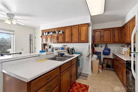Kitchen - 190 Lyons Dr, Dayton, OH 45459 photo 13 of 16