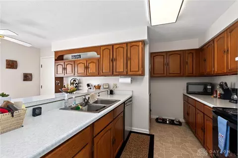 Kitchen - 190 Lyons Dr, Dayton, OH 45459 photo 6 of 16