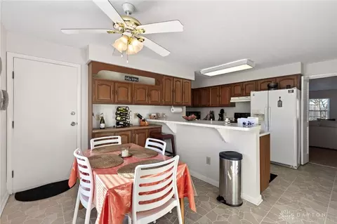 Kitchen - 190 Lyons Dr, Dayton, OH 45459 photo 4 of 16