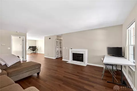 Living - 190 Lyons Dr, Dayton, OH 45459 photo 7 of 14