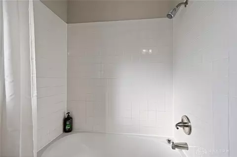 Bath - 190 Lyons Dr, Dayton, OH 45459 photo 8 of 11