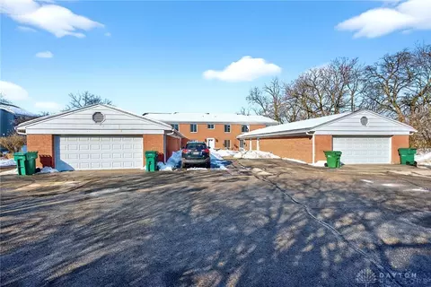 Exterior - 190 Lyons Dr, Dayton, OH 45459 photo 7 of 10