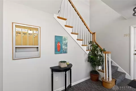 Entry Way - 190 Lyons Dr, Dayton, OH 45459 photo 2 of 8