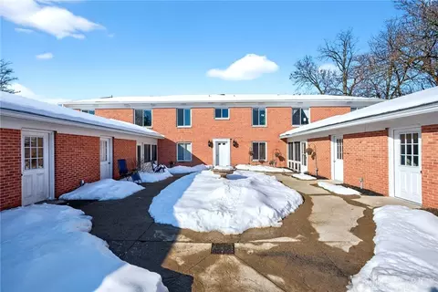 Exterior - 190 Lyons Dr, Dayton, OH 45459 photo 8 of 10