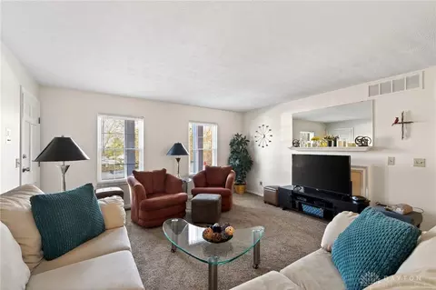 Living - 190 Lyons Dr, Dayton, OH 45459 photo 6 of 14