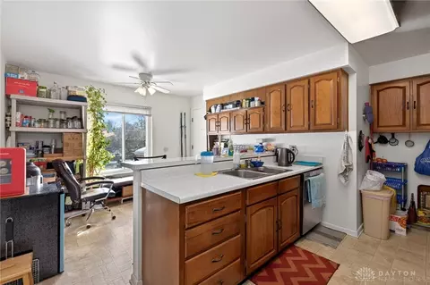 Kitchen - 190 Lyons Dr, Dayton, OH 45459 photo 12 of 16
