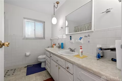 Bath - 190 Lyons Dr, Dayton, OH 45459 photo 10 of 11