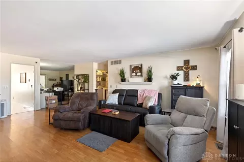 Living - 190 Lyons Dr, Dayton, OH 45459 photo 1 of 14