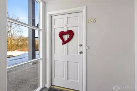 Entry Way - 190 Lyons Dr, Dayton, OH 45459 photo 5 of 8