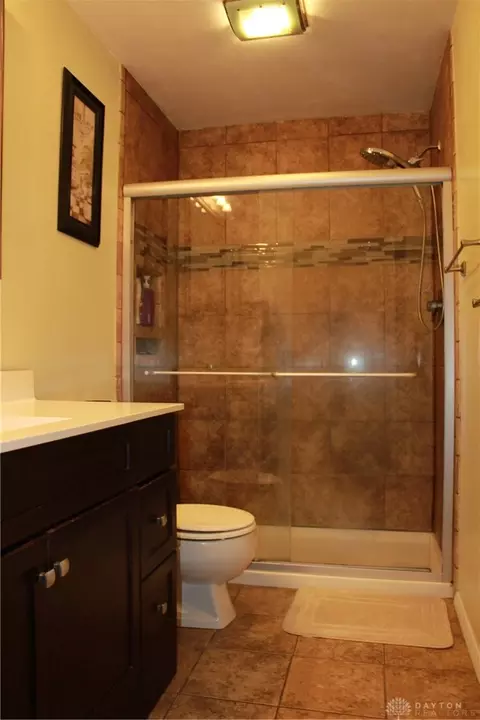 Bath - 609 N Cherry St, Celina, OH 45822 photo 3 of 7