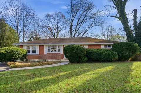 122 Parkhurst Rd, Dayton, OH 45440