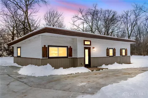 500 Beach Dr, Medway, OH 45341