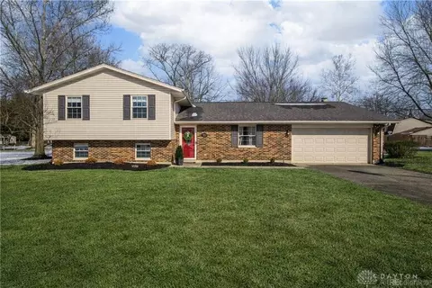 981 Pheasant Run Dr, Dayton, OH 45458