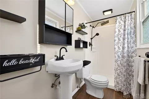 Bath - 4130 Bronze Leaf Ct, Dayton, OH 45424 photo 3 of 4