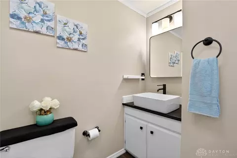 Bath - 4130 Bronze Leaf Ct, Dayton, OH 45424 photo 2 of 4