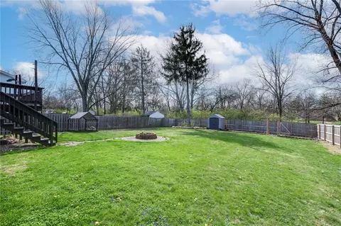 Exterior - 4130 Bronze Leaf Ct, Dayton, OH 45424 photo 7 of 9