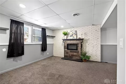 Living - 4130 Bronze Leaf Ct, Dayton, OH 45424 photo 6 of 6