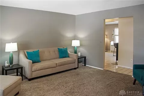 Living - 5508 Red Coach Rd, Centerville, OH 45429 photo 2 of 4