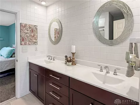 Bath - 5508 Red Coach Rd, Centerville, OH 45429 photo 2 of 5