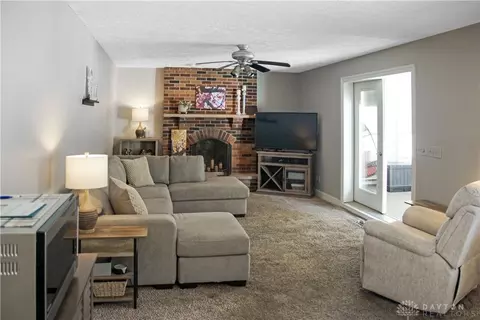 Living - 5508 Red Coach Rd, Centerville, OH 45429 photo 1 of 4