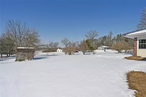 Exterior - 2801 S Springfield Jamestown St, Springfield, OH 45505 photo 7 of 14