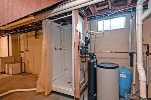 Bath - 2801 S Springfield Jamestown St, Springfield, OH 45505 photo 5 of 5