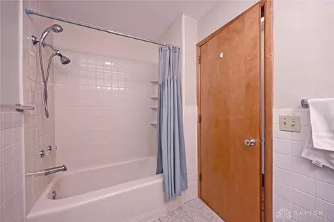 Bath - 2801 S Springfield Jamestown St, Springfield, OH 45505 photo 4 of 5