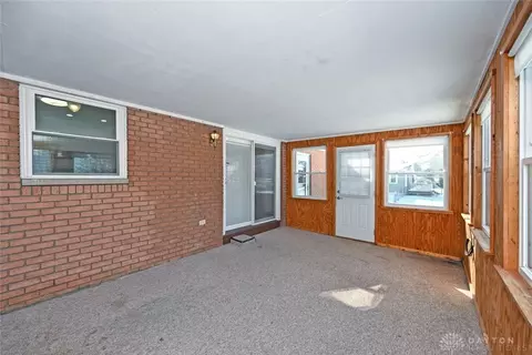 Exterior - 2801 S Springfield Jamestown St, Springfield, OH 45505 photo 5 of 14